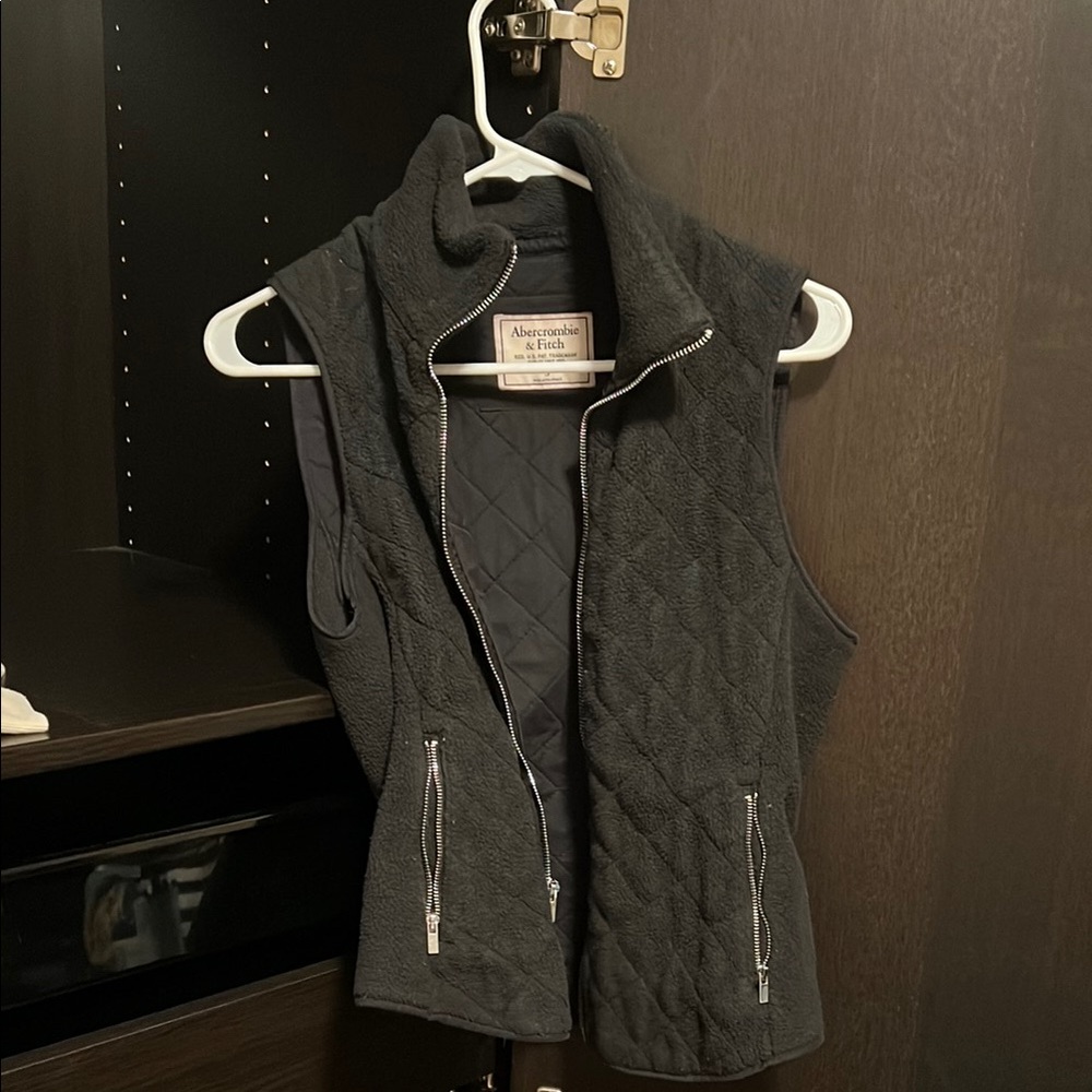Abercrombie & Fitch Black Quilted Vest